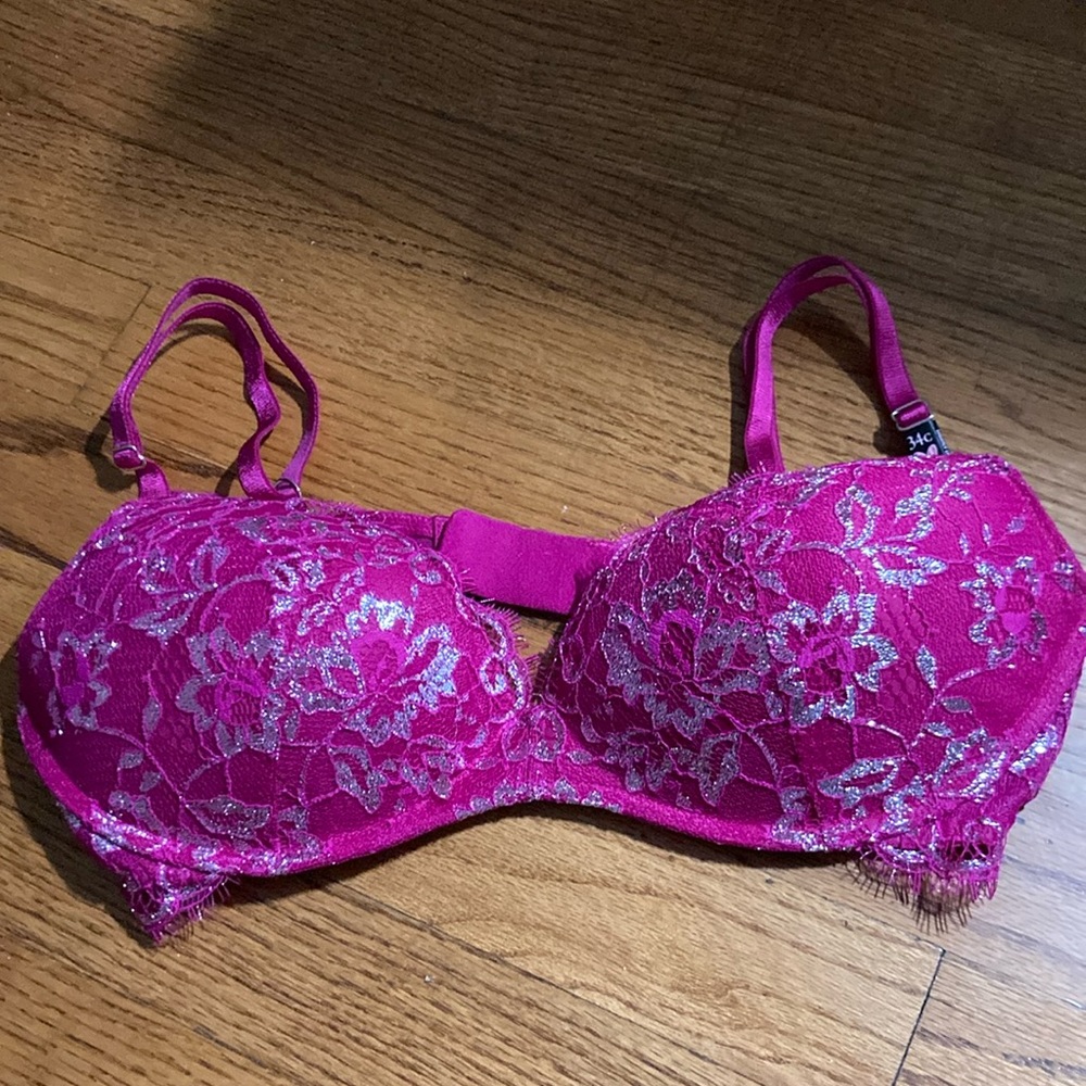 BNWT Women’s Victoria’s Secret Dream Angels padded no wire fuchsia bra